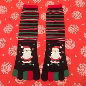 NWOT SANTA TOE SOCKS